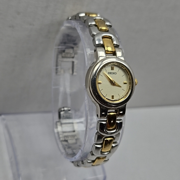 Seiko V400 1140 Womens Quartz Watch New Battery Vintage Silver Gold Tone Dainty - Picture 3 of 9